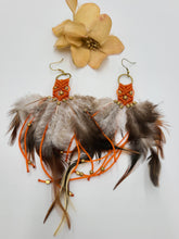 Load image into Gallery viewer, Earrings Feather