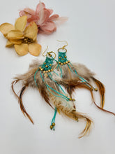 Load image into Gallery viewer, Earrings Feather