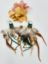 Load image into Gallery viewer, Earrings Feather