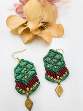 Load image into Gallery viewer, Earrings Dogma