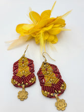 Load image into Gallery viewer, Earrings Dogma