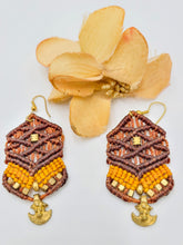 Load image into Gallery viewer, Earrings Dogma