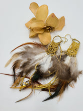 Load image into Gallery viewer, Earrings Feather