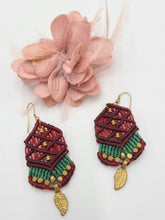 Load image into Gallery viewer, Earrings Dogma