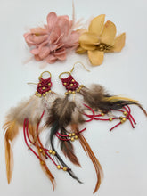 Load image into Gallery viewer, Earrings Feather