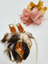 Load image into Gallery viewer, Earrings Feather
